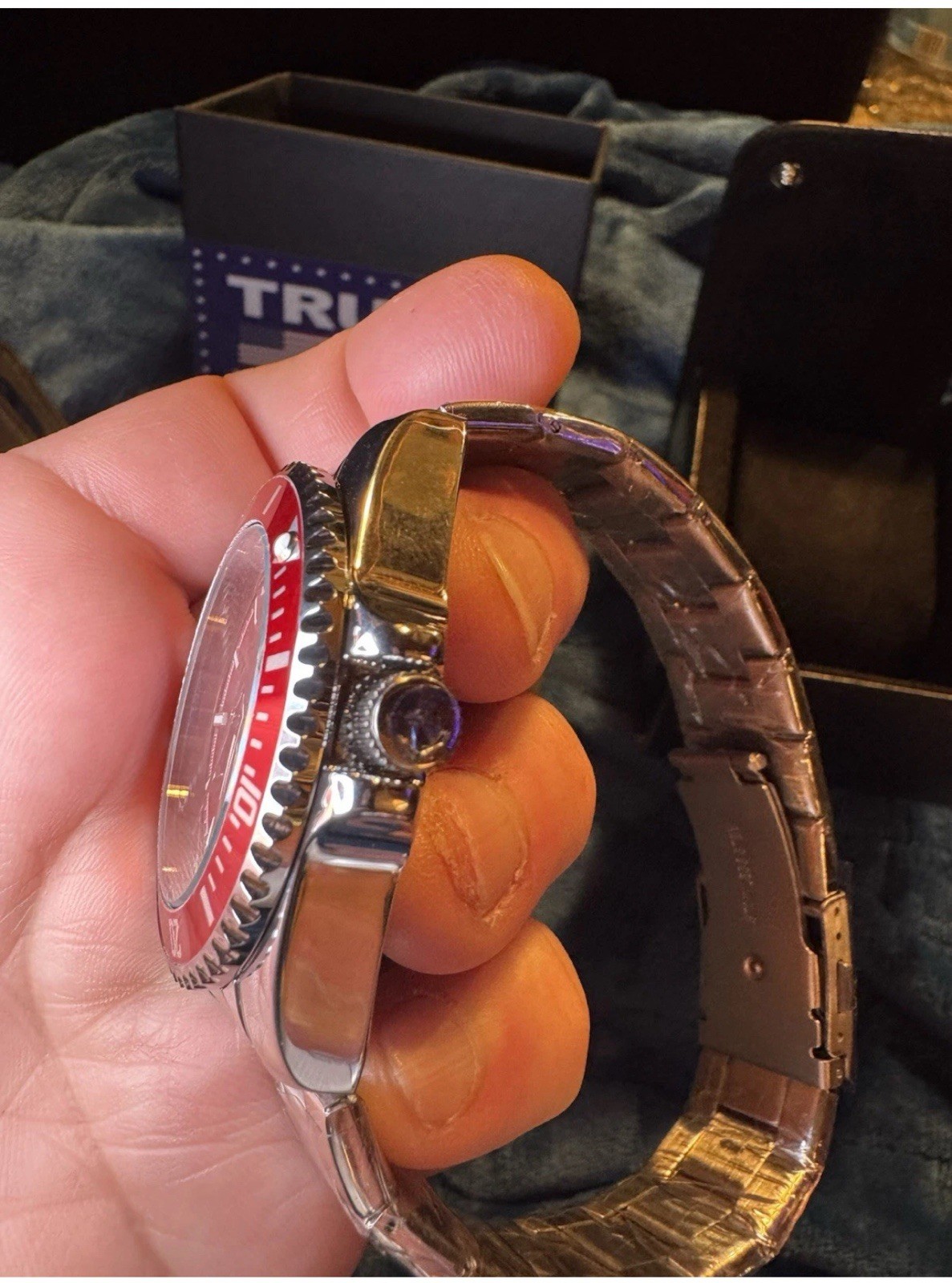 TRUMP VICTORY – Fight Fight Fight – RED BEAUTY – COMMEMORATIVE WATCH