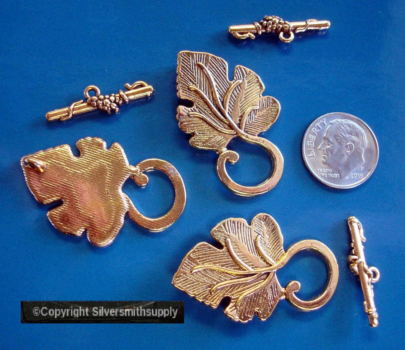 TOGGLE CLASPS 3 Grape leaf Ant Gold pltd Zinc anklet necklace bracelet FPC163B