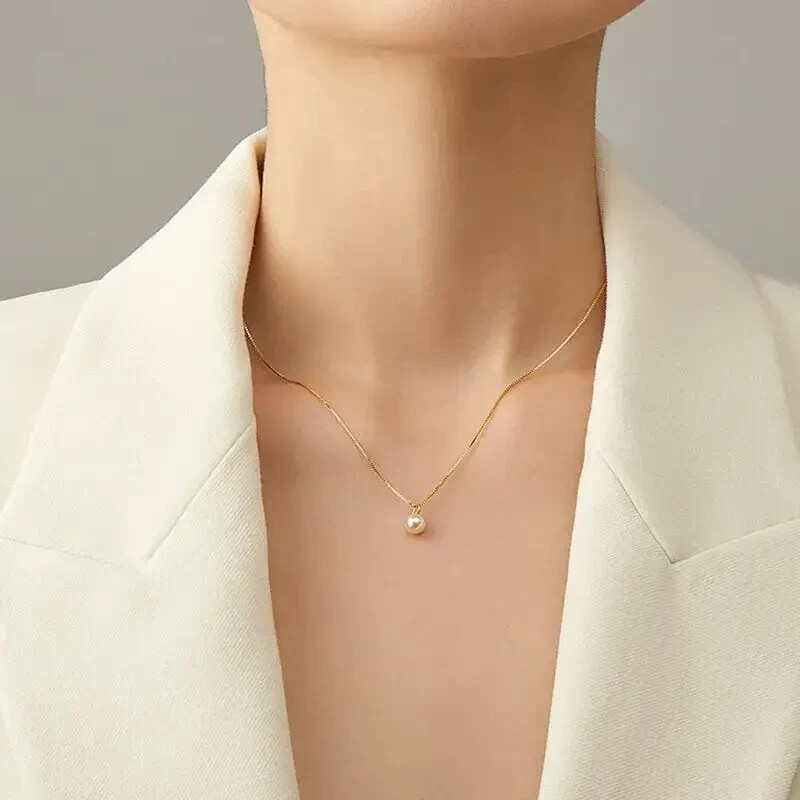 Elegant 18K Gold-Plated Zinc Alloy Necklace Sophisticated Imitation Pearl Golden