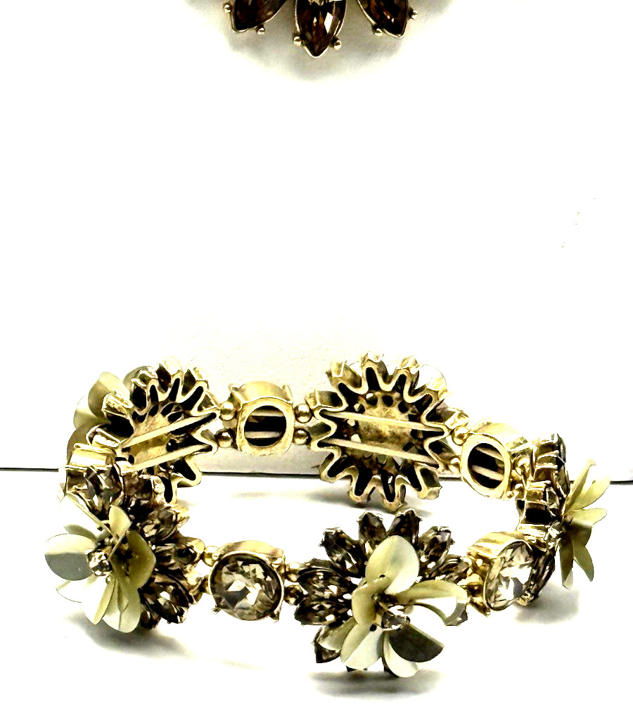 Ann Taylor 36″ Antique Gold Tone Sage Green Flower Pendant Necklace/Bracelet Set