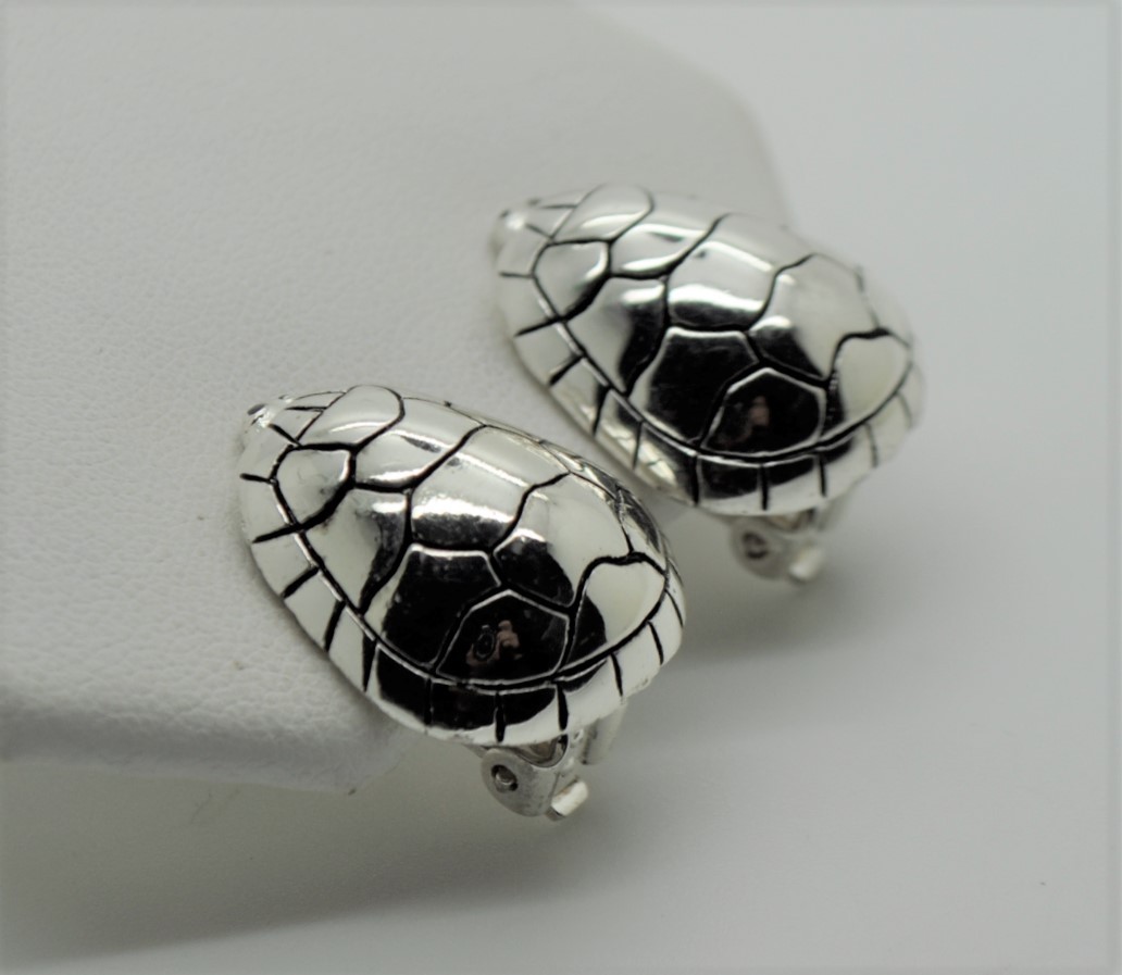 E39 Unique & Modern Design style Clip Rhodium Plated turtle Fashion Earrings