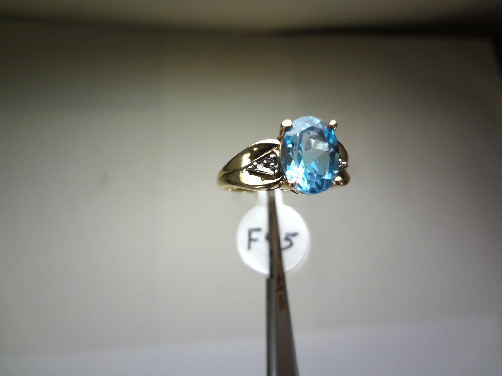 10K SOLID GOLD – SWISS BLUE TOPAZ AND DIAMOND RING – 3.10 GRAMS – SIZE 7.0 – F95