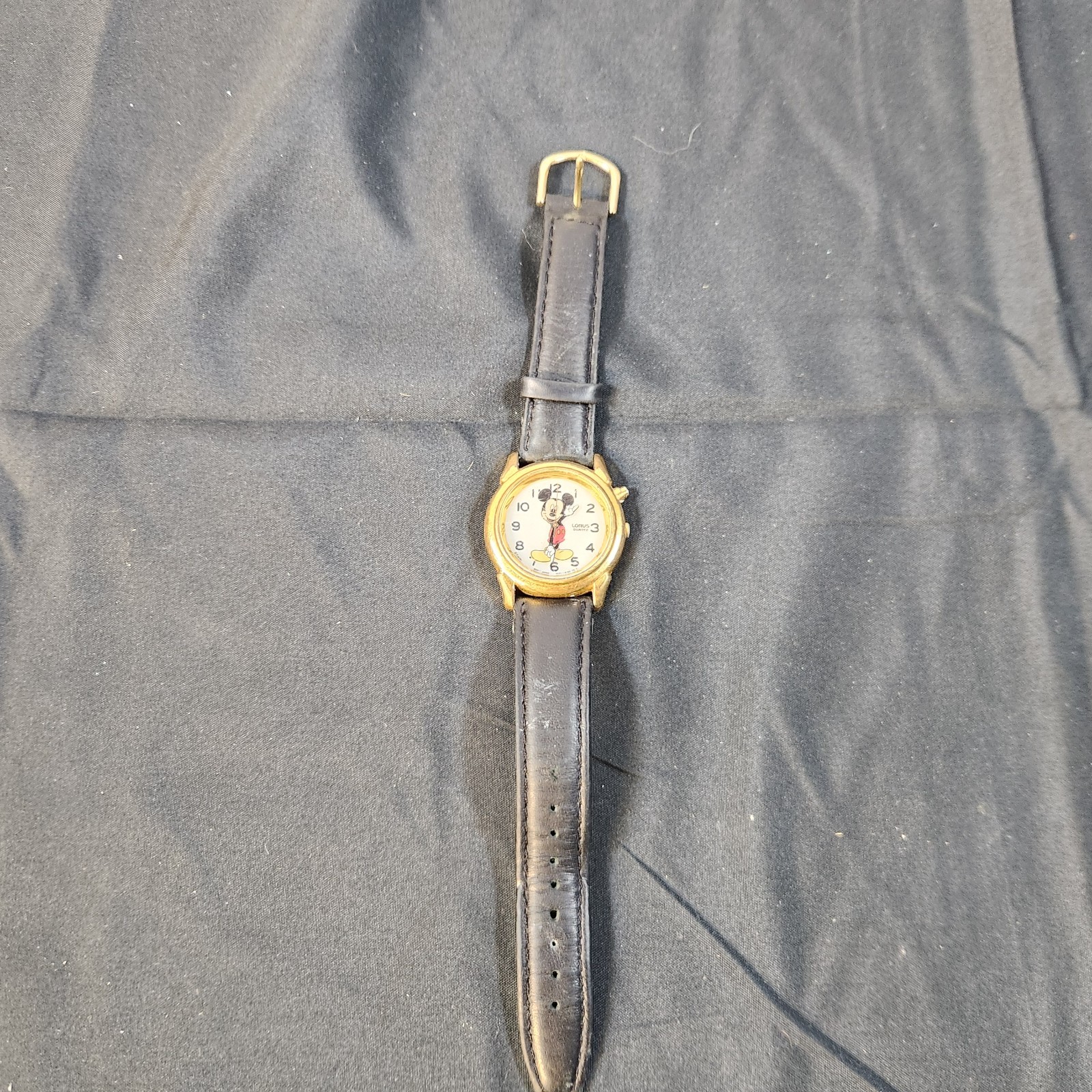 Vintage Ladies Black Band Lorus Mickey Mouse V671-6050 Analog Watch. A12