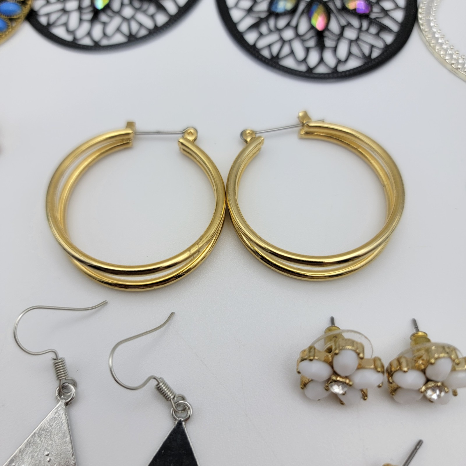 Fashion Earrings LOT 18-Pairs Style For Every Occasion Mixed Materials Mix Metal