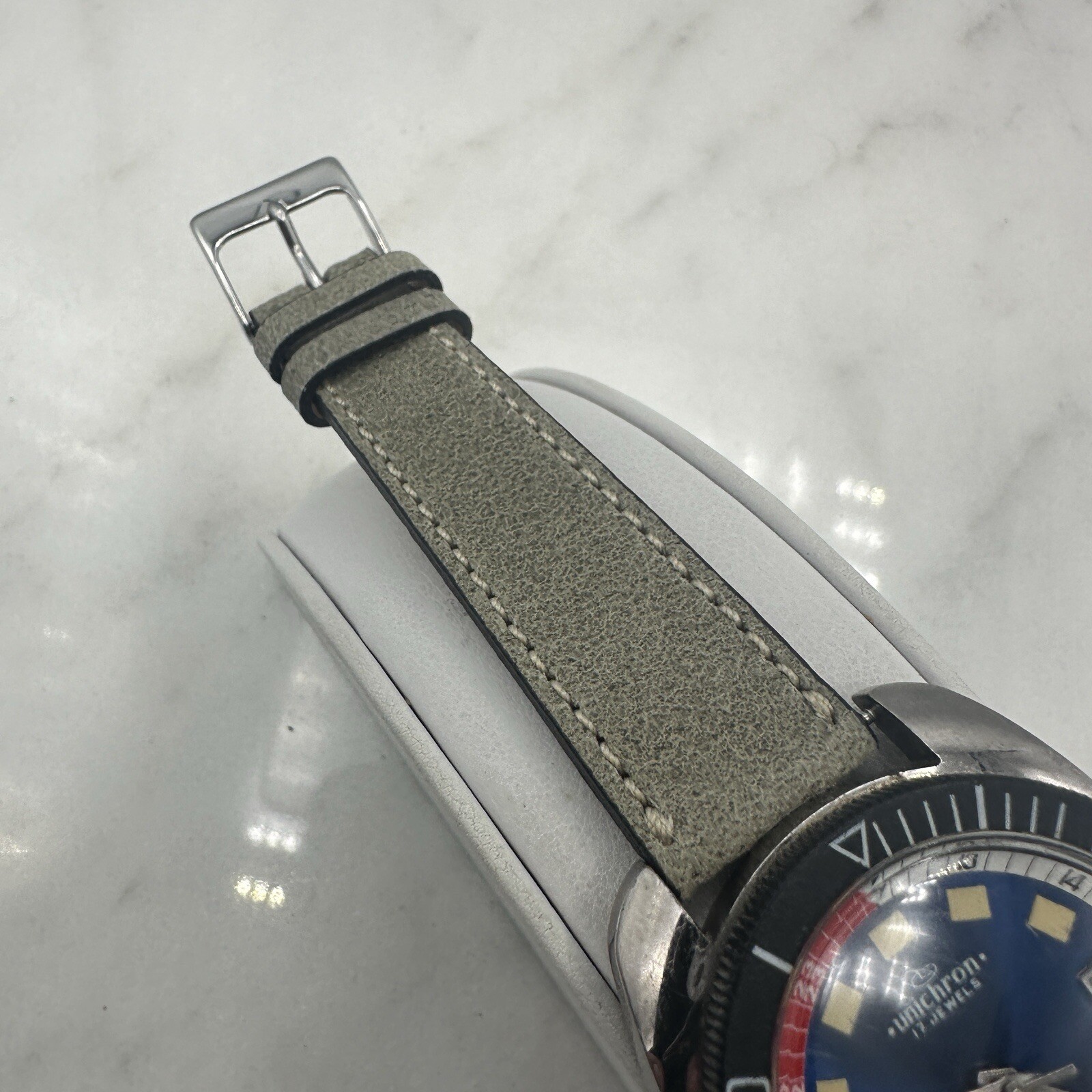 VTG Unichron Dive Watch Men Silver Tone Blue Dial Date 17 Jewels Automatic Works