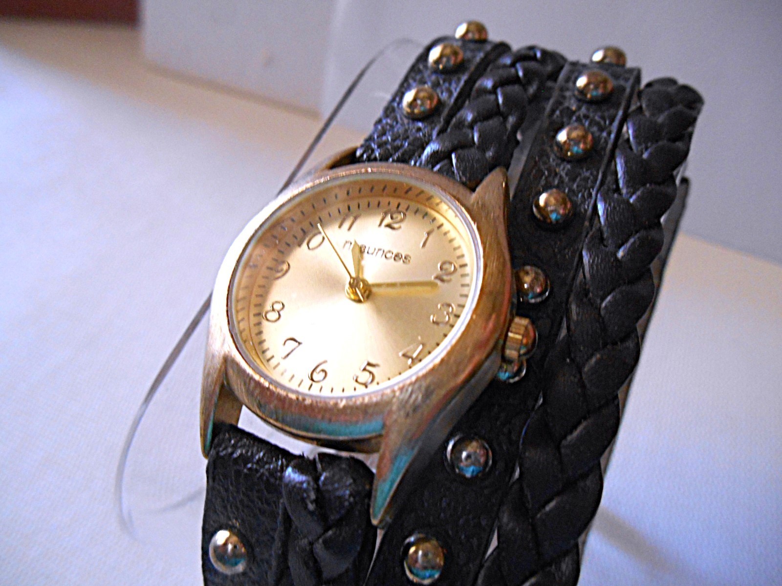 Accutime Watch Corp WAC5111MU Goldtone & Black Bracelet Watch – New Battery