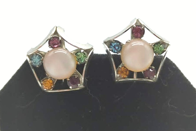 Vintage Jelly Belly Style Rhinestone Silver Tone Pentagon Screw Back Earrings