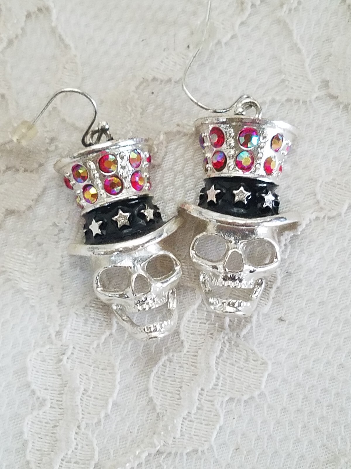 UNIQUE~SILVER TONE METAL SKULL W/ HAT STARS & CRYSTAL/RHINESTONE EARRINGS
