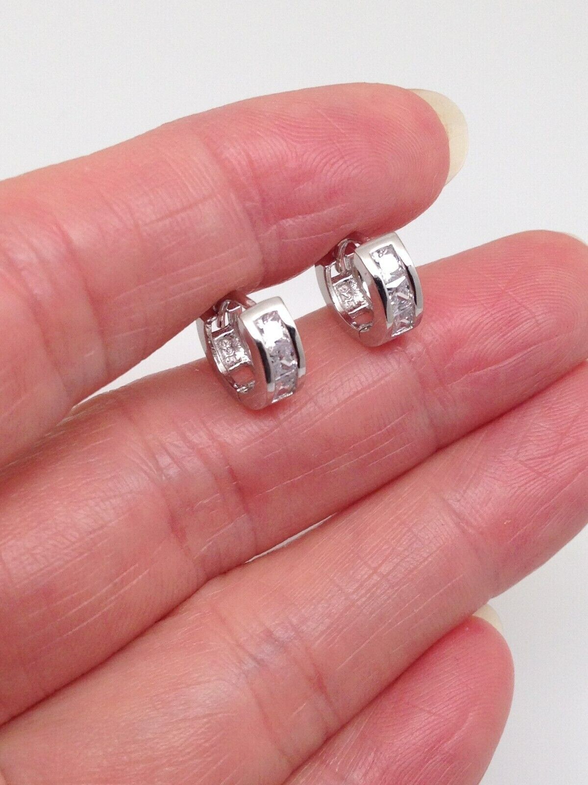 925 Sterling Silver Princess Cz Huggie Hoop Earrings Mens Womens 9.5×3.5mm