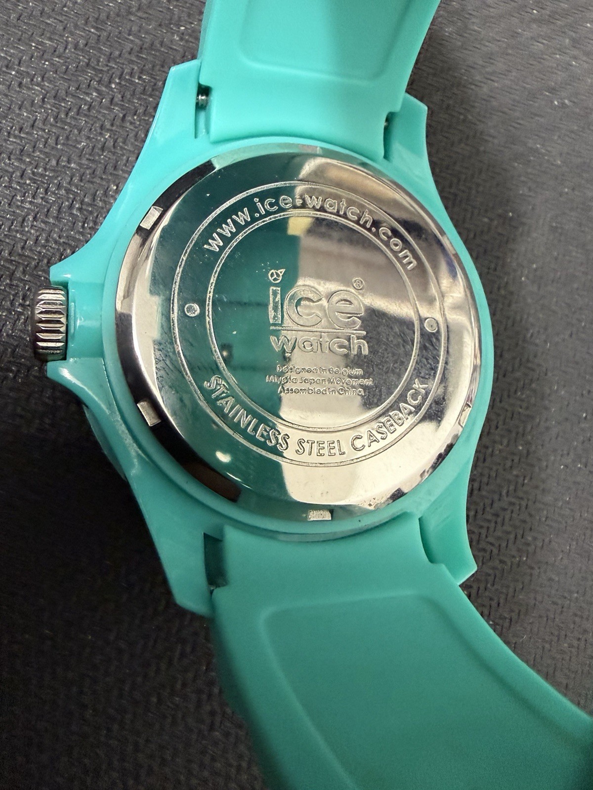 Ice-Watch Turquoise Silicone Watch Box & Papers NOS – Bezel Wear
