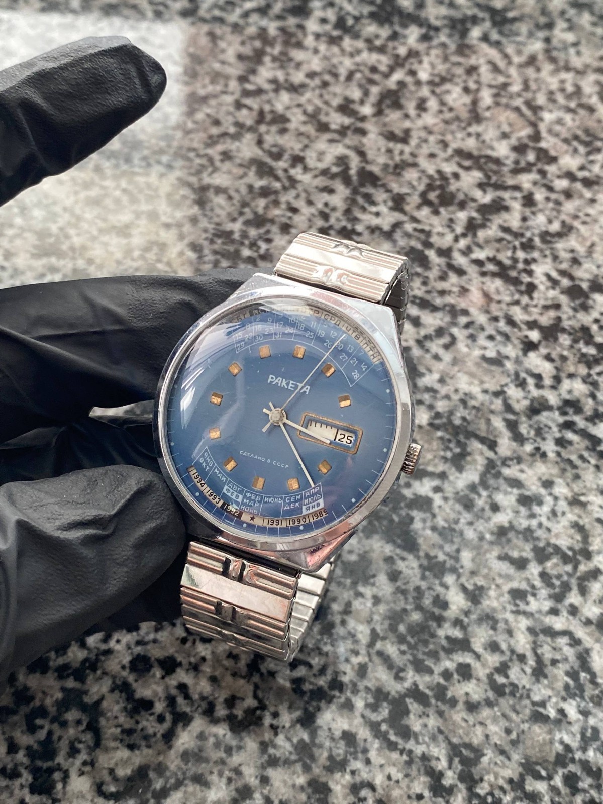 Vintage Raketa Calendar Watch Soviet mechanical Original Wristwach Rare USSR