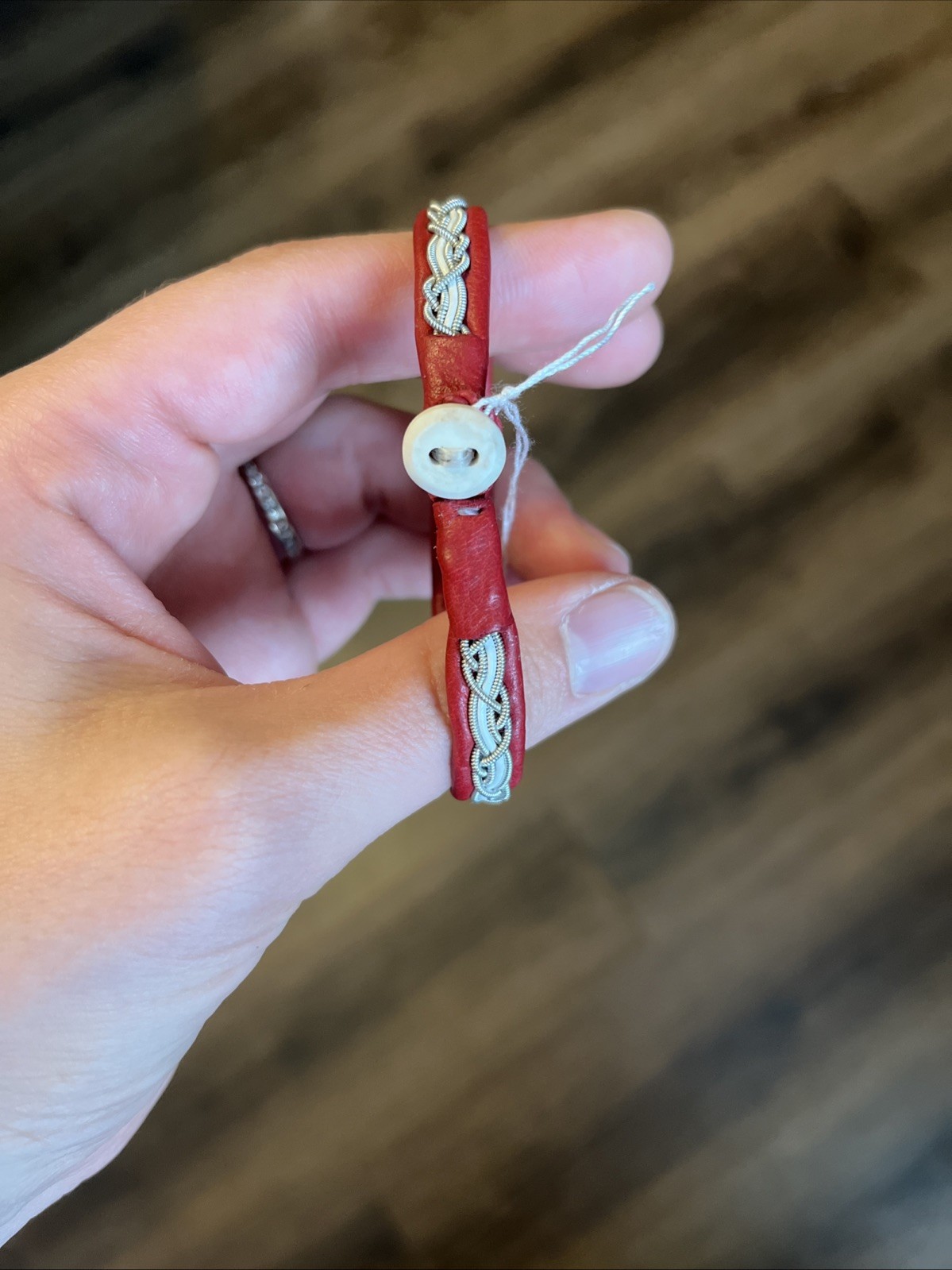 Red Sami Bracelet Handmade. Reindeer Leather Tennarmband 7 1/4 Inch