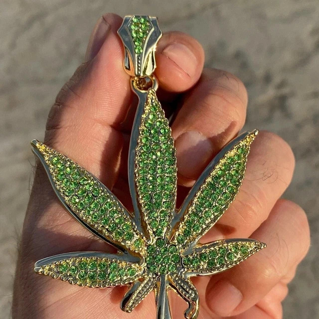2Ct Round Cut Lab Created Peridot Marijuana Leaf Pendant 14K Yellow Gold Plated