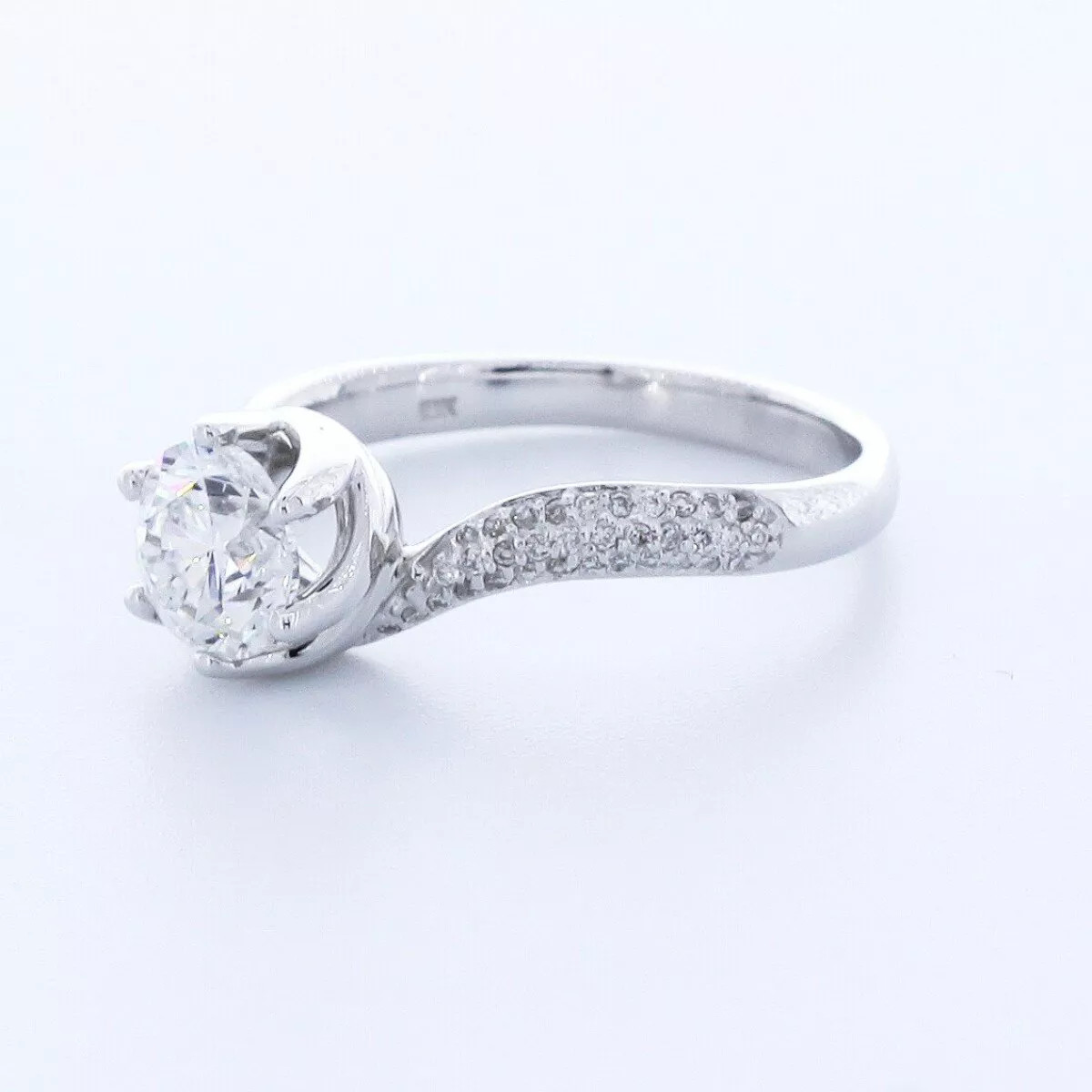 18K White Gold Engagement Ring Classic 1.60 Carat Round Lab-Grown Diamond D VS1