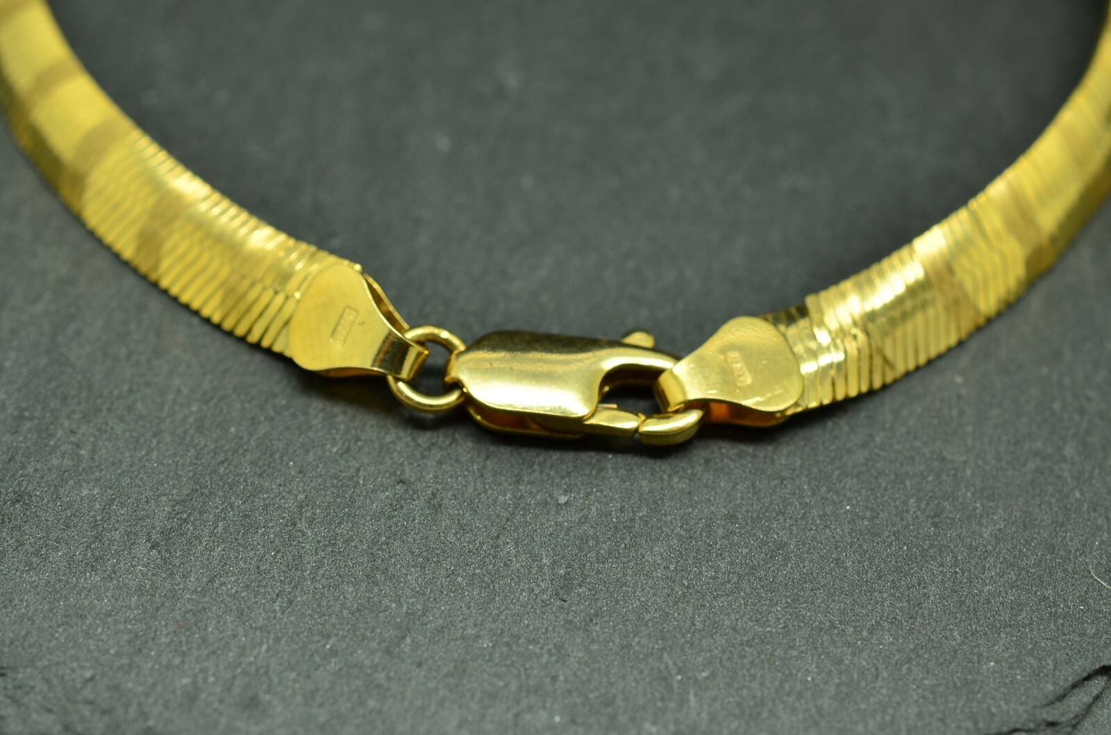 7″ 14K Yellow Gold Etched Herringbone Chain Bracelet 5mm 5.0 grams