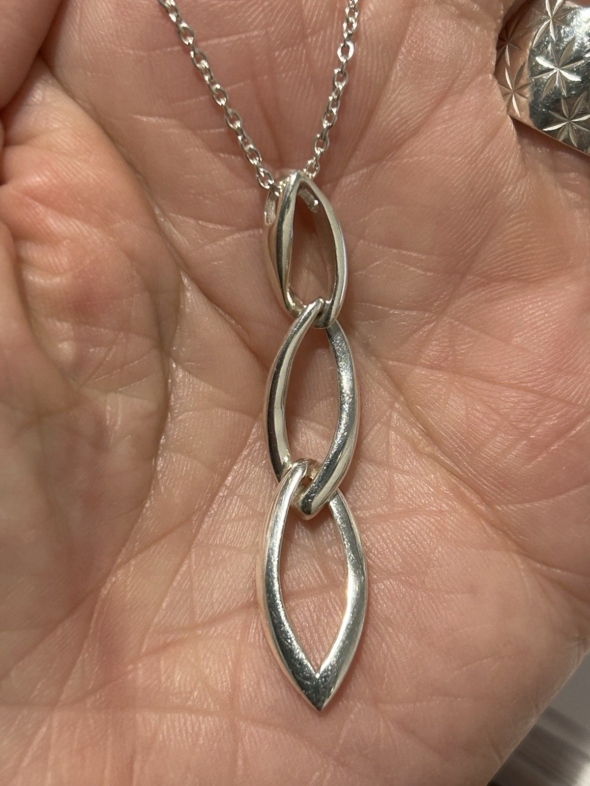 Lovely Sterling Silver 5cm Interlinked Pendant 45cm (17.7”) Necklace (6.41g)