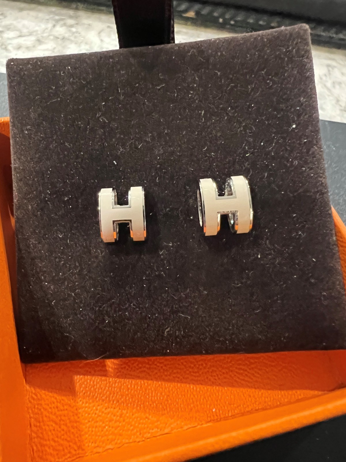 Hermes Mini Pop H Earrings Beige & Silver