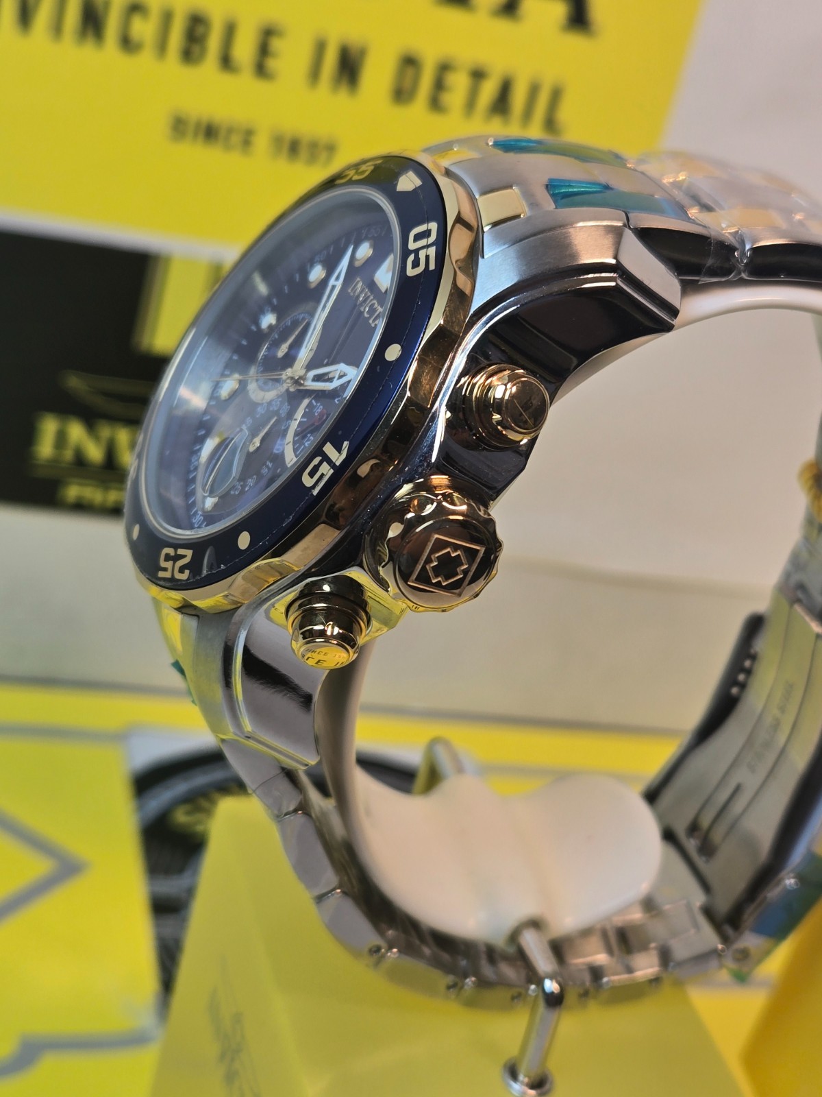 Invicta Pro Diver SCUBA Men’s Watch – 48mm. Steel, Gold with Blue Dial Date NEW!