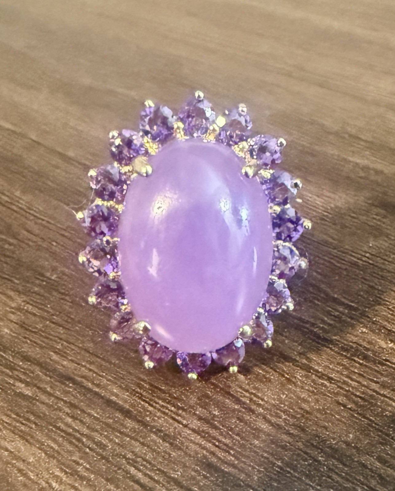 ESTATE PTJ 14K YELLOW GOLD LAVANDER JADE AND AMETHYST RING SIZE 6.5 8.0 grams TW