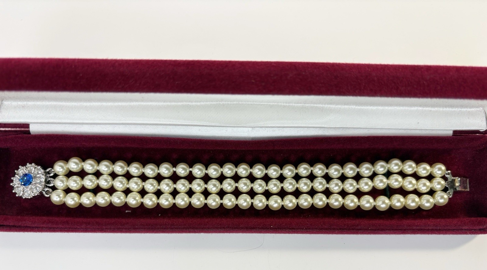 Camrose & Kross Jackie Kennedy 3 Strand Glass Pearl Bracelet Swarovski Clasp Box