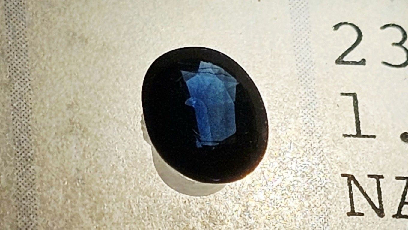 Vintage Natural Sapphire – 1.40 Carat IGL Certified – Oval Mixed Cut Blue/Green
