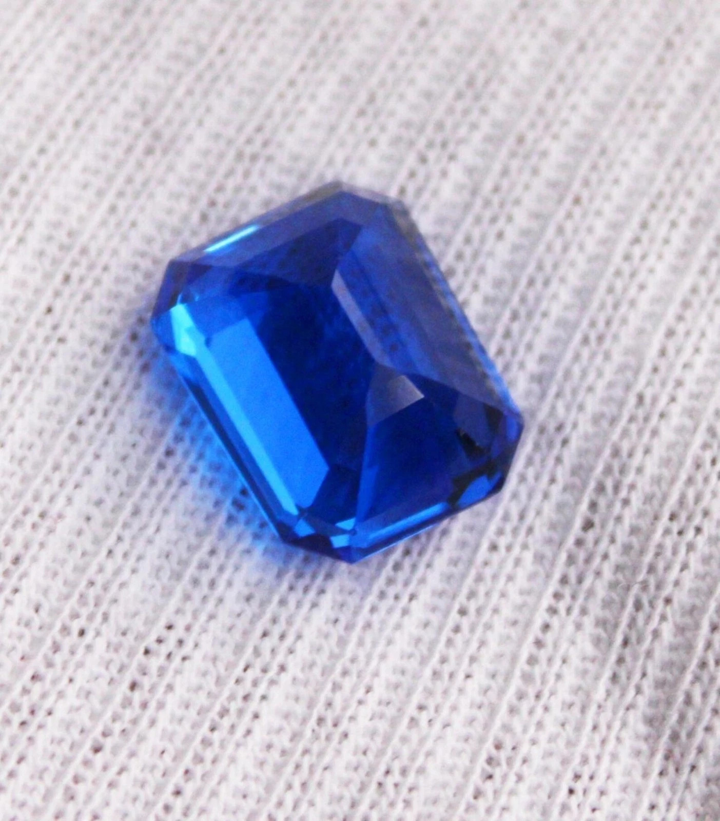 10 Ct+ Natural Blue Sapphire Emerald Cut Certified Flawless Loose Gemstone AAA