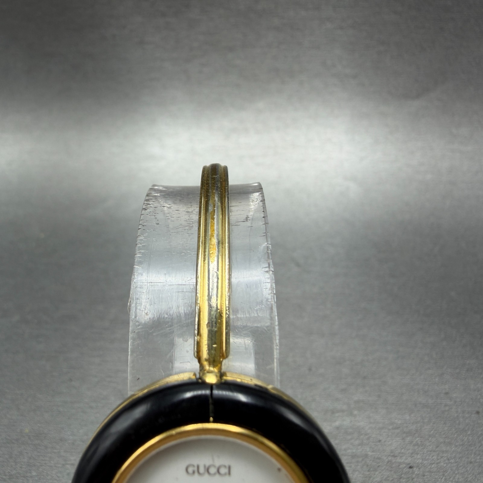 Gucci 1100L Watch Women 26mm White Dial Gold Plated Round Bezel New Battery