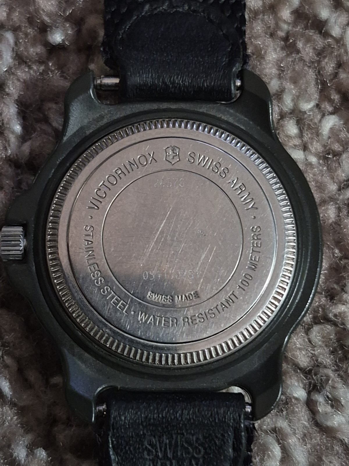 VICTORINOX SWISS ARMY GARRISON Men’s Swiss Field Wristwatch Needs Battery