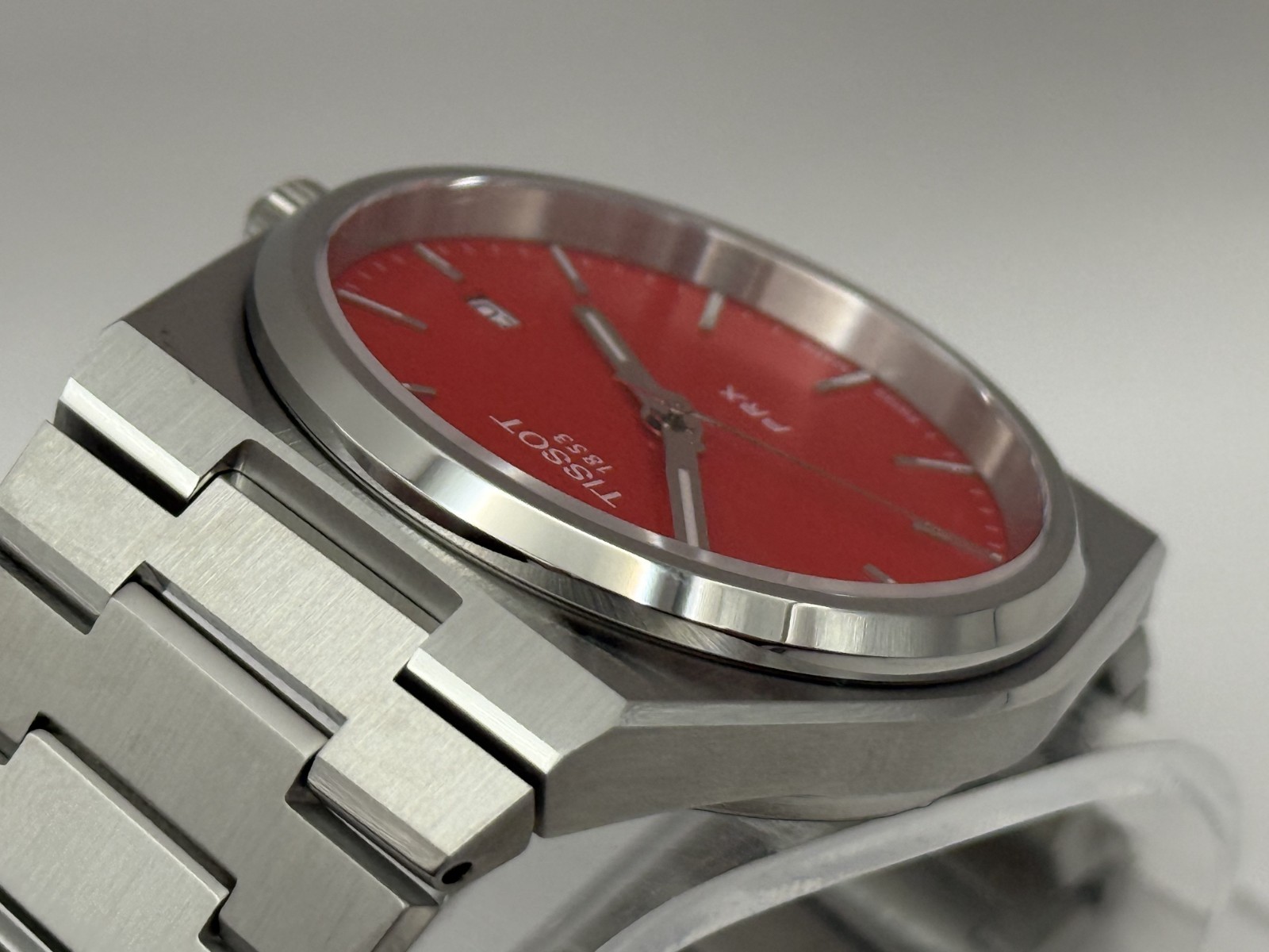 Tissot PRX 40mm Red Dial Stainless steel Adults Watch T137.410.11.421.00