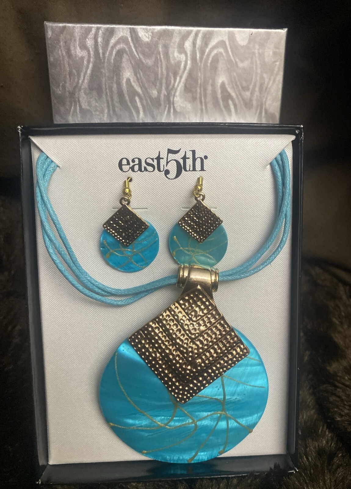 East5th Necklace and Earring Set In Turquoise And Gold NEW IN BOX AS PICTURED