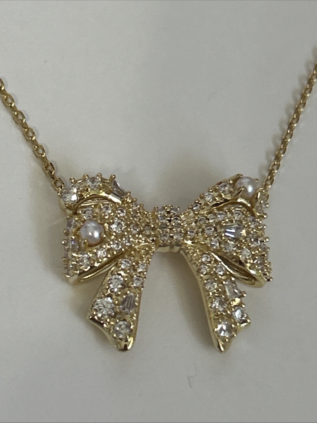 NEW! Kendra Scott Gold Krista Bow Short Pendant Necklace in White Mix Pearl