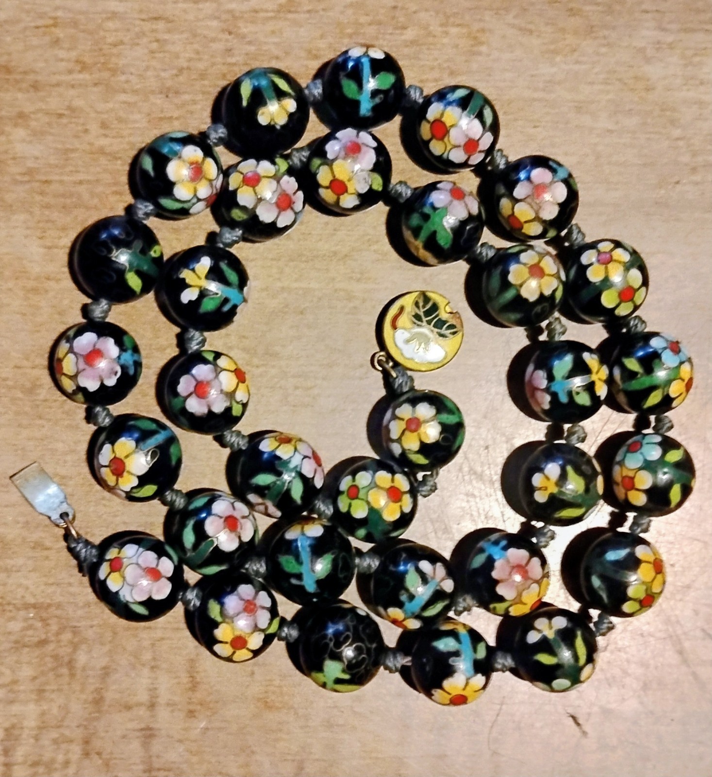Vintage Chinese Cloisonne hand knotted floral design beaded necklace 26″