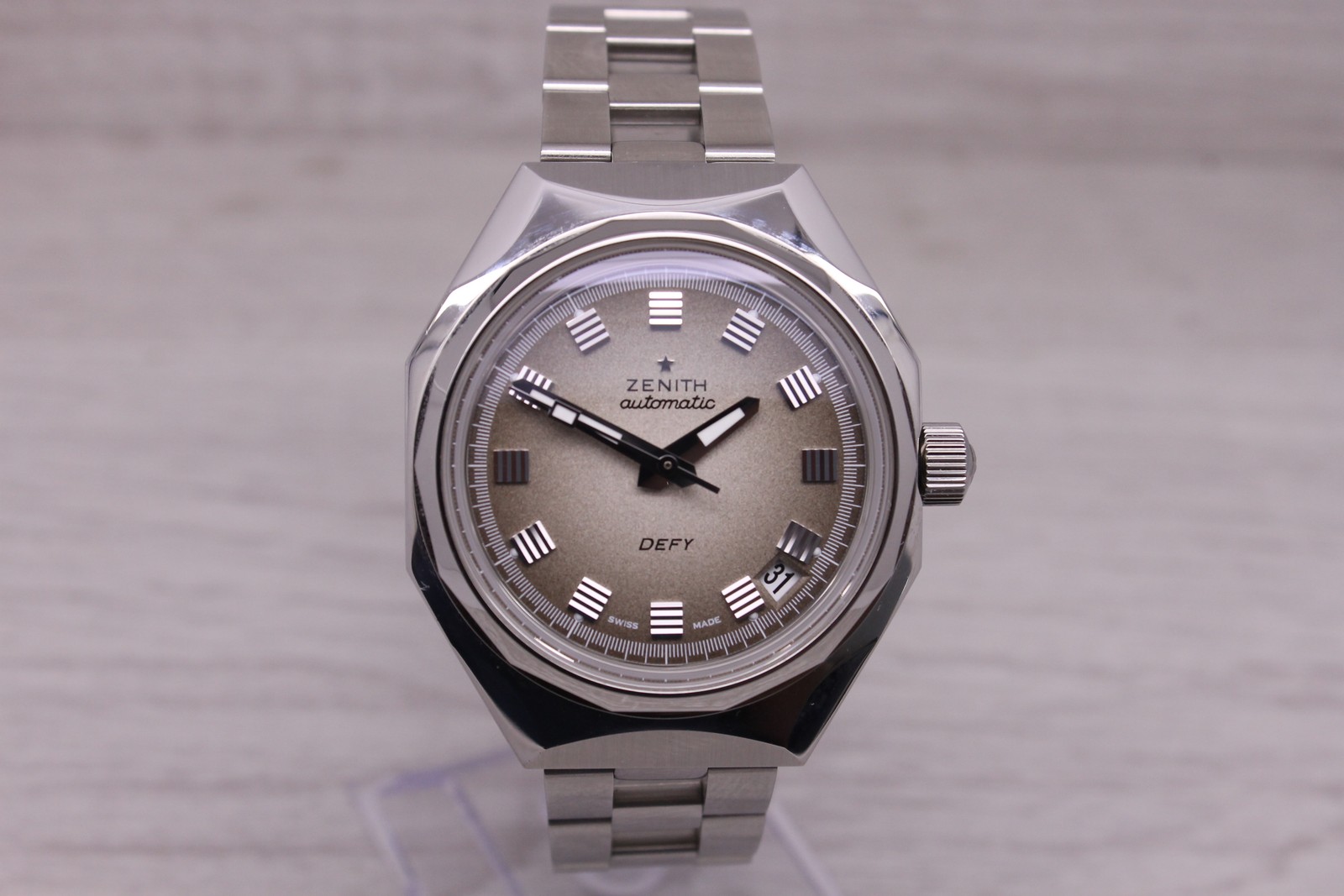 Zenith Defy Revival A3642 Mens 37.5mm Automatic Divers Watch Boutique w Band Box