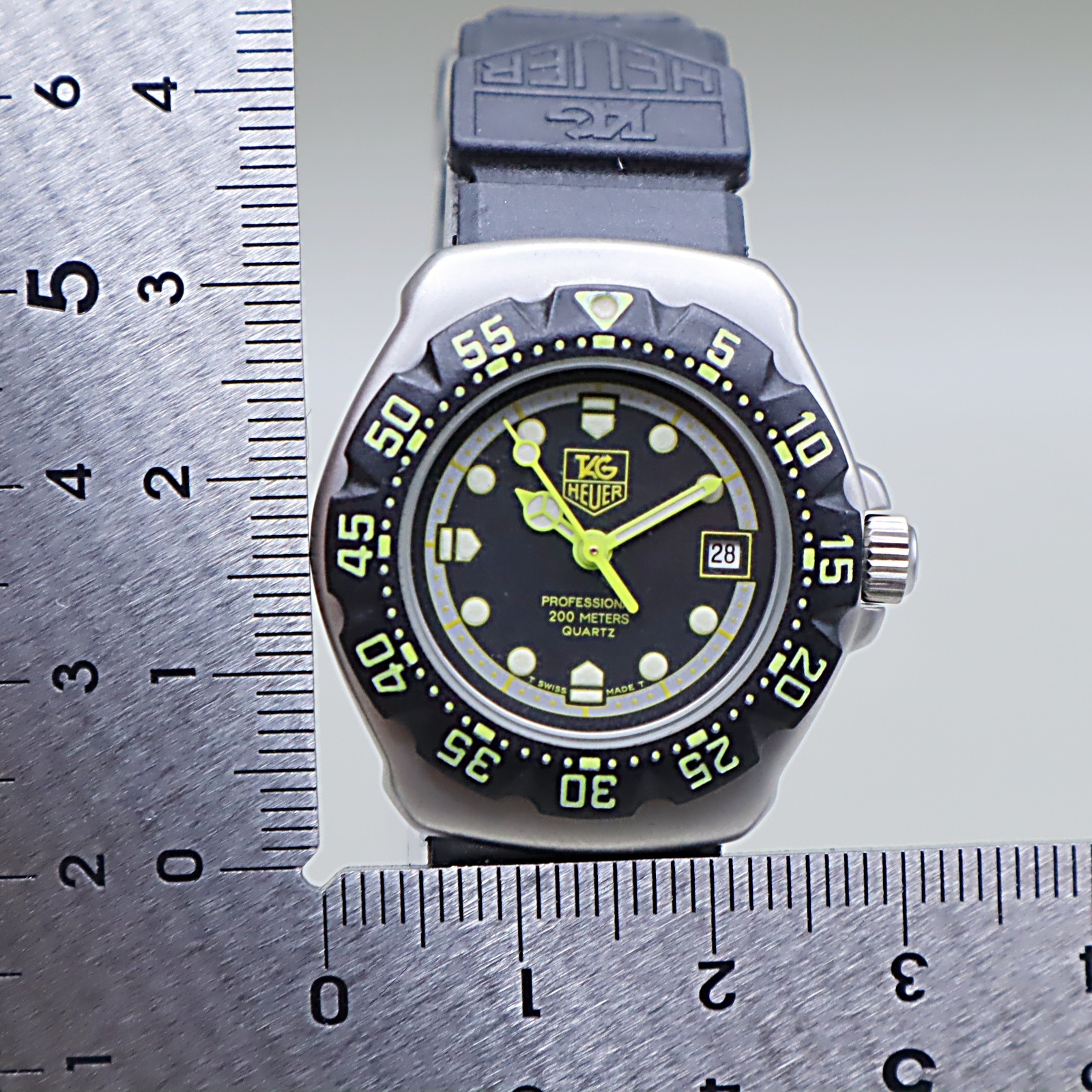 IN BOX *MINT* TAG Heuer Formula 1 376.508 Black Dial 28 mm Women’s Qz Watch