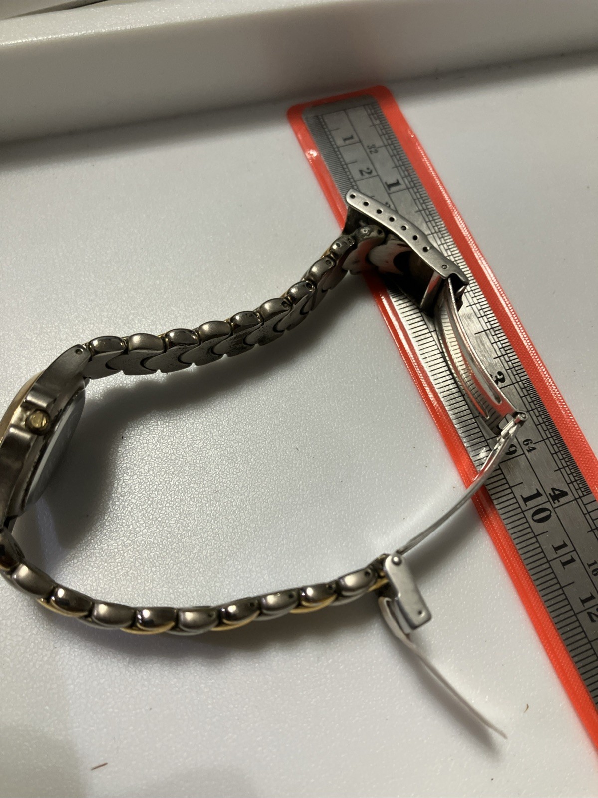 Elgin PreOwned Two Tone Quartz Watch EM885 Fresh Battery