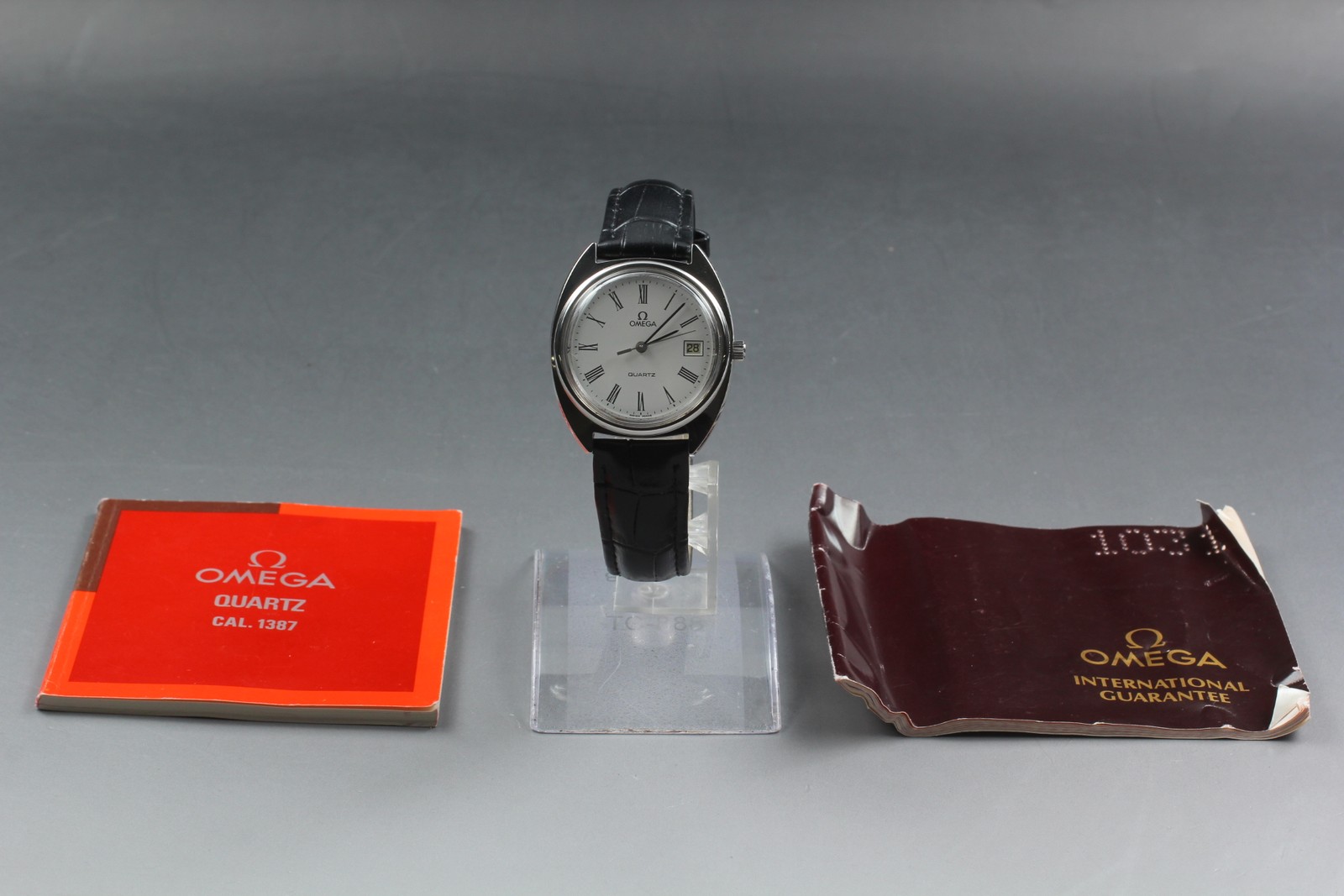 [Near MINT] Vintage Omega Cal.1370 Roman Dial Date Quartz Men’s Watch From JAPAN