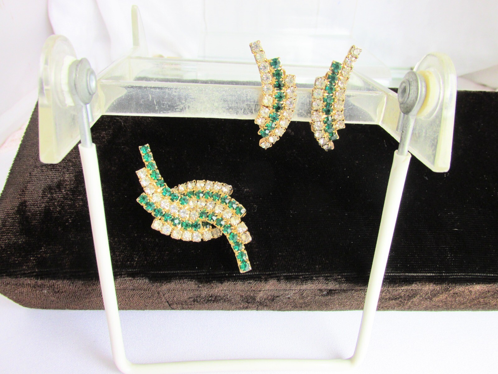 Vintage Swirls Sparkling Green & White Rhinestone Pin & Earrings Set