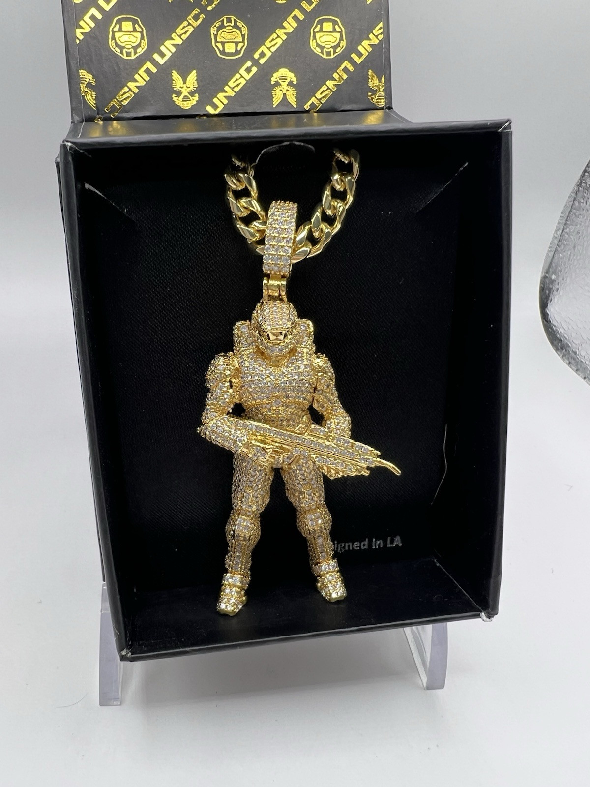 Halo x King Ice Master Chief Pendant 14K Gold 2.8″ Height + 20″ 5mm Cuban Chain
