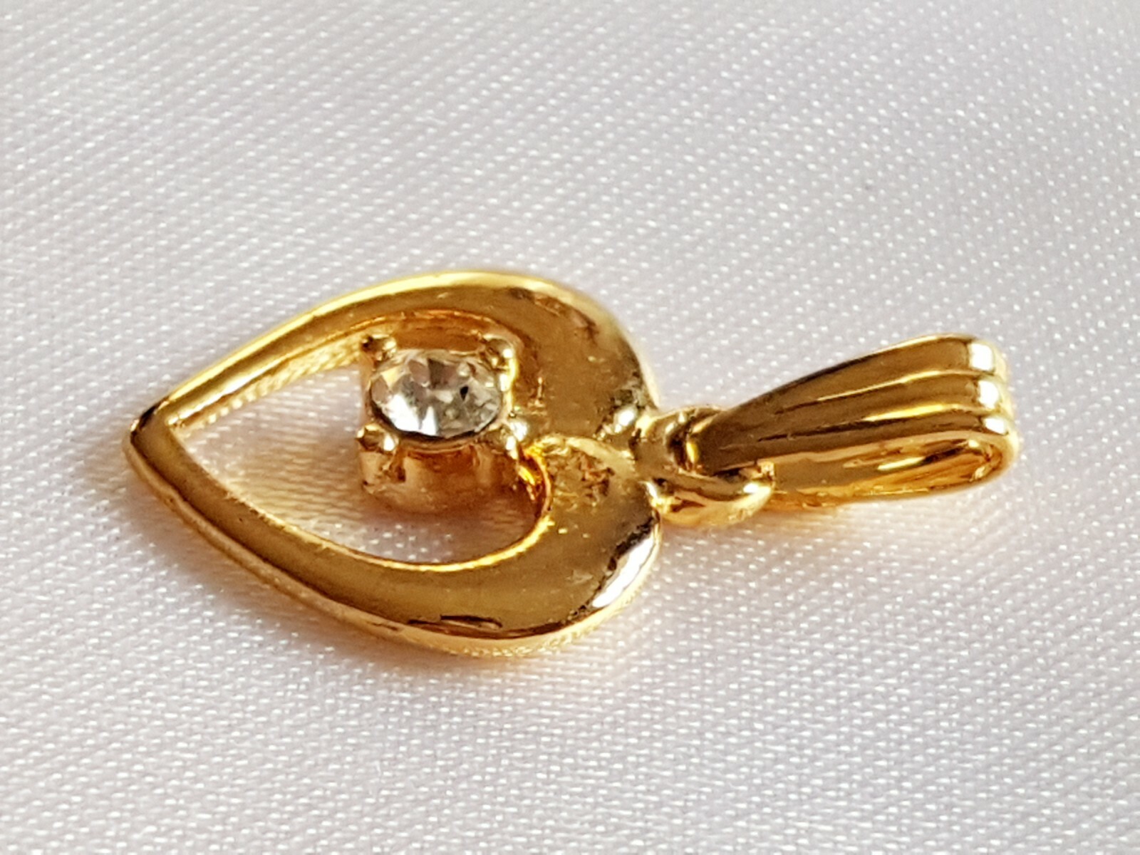 Pendant ~ Heart ~ Sparkling Diamante ~ Gold Plated