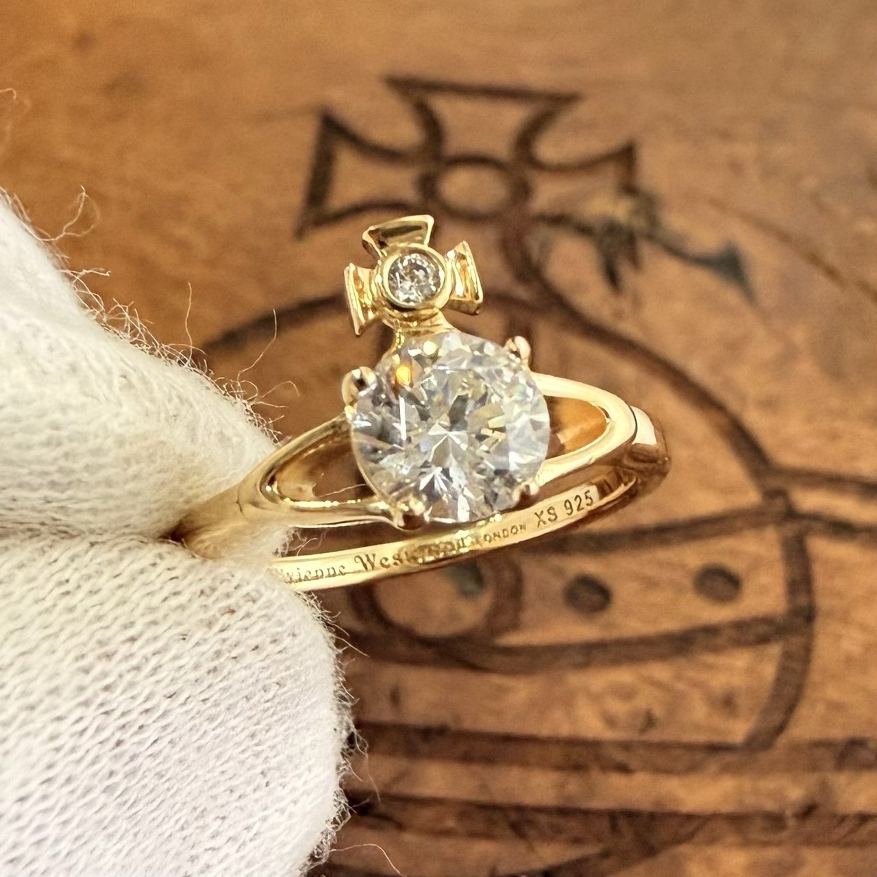 Vivienne Westwood Reina Orb Ring (XS, Gold) Authentic Mint Condition Size 5 US