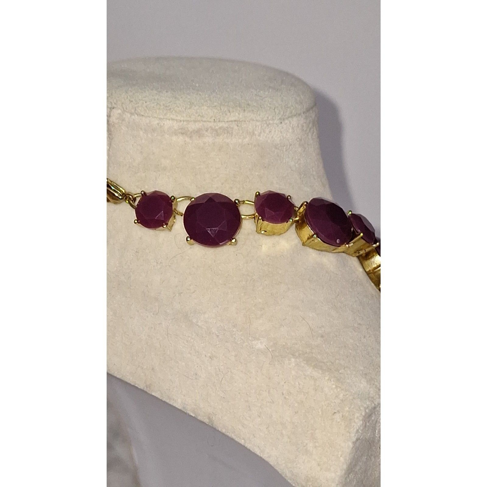 A Purple Glass Rhinestone Necklace Faceted Gold Tone Elegant Quiet Luxury