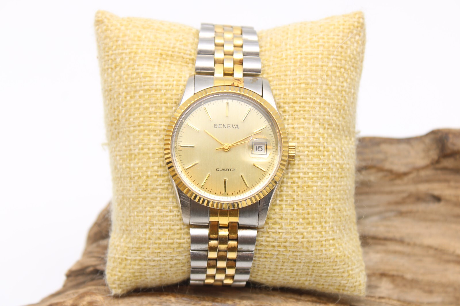 GENEVA QUARTZ TWO-TONE VINTAGE MEN’S WATCH 35.4mm 18.6mm LUG FOR REPAIR (JC2)