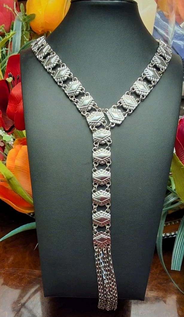 WHITE HOUSE BLACK MARKET”Y”NECKLACE SILVER COLOR BRAND NEW WITH TAG .