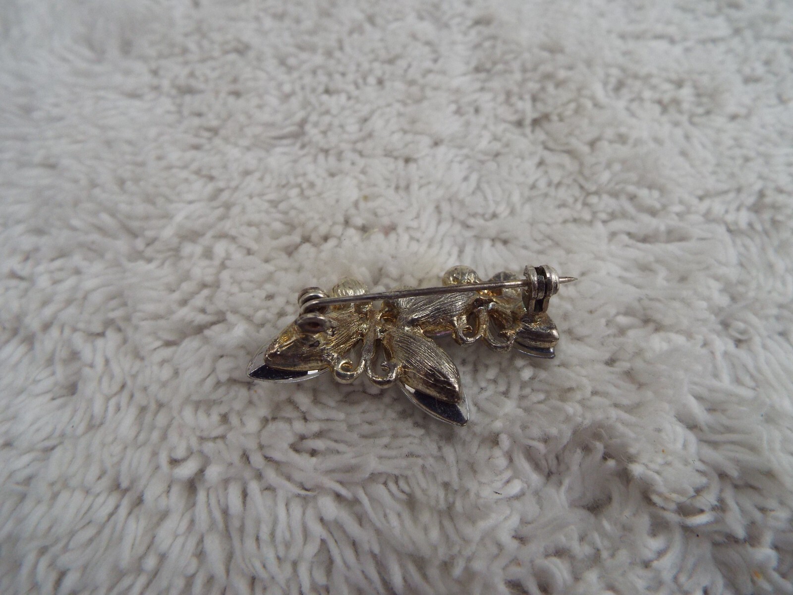 Acrylic Rhinestone Butterfly Pin (J20)
