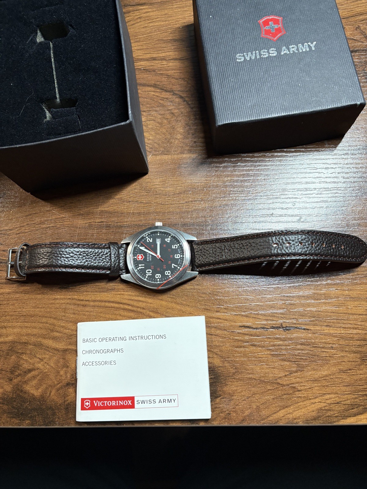 Mens Swiss Army Victorinox Watch 241083 Brand new with papers