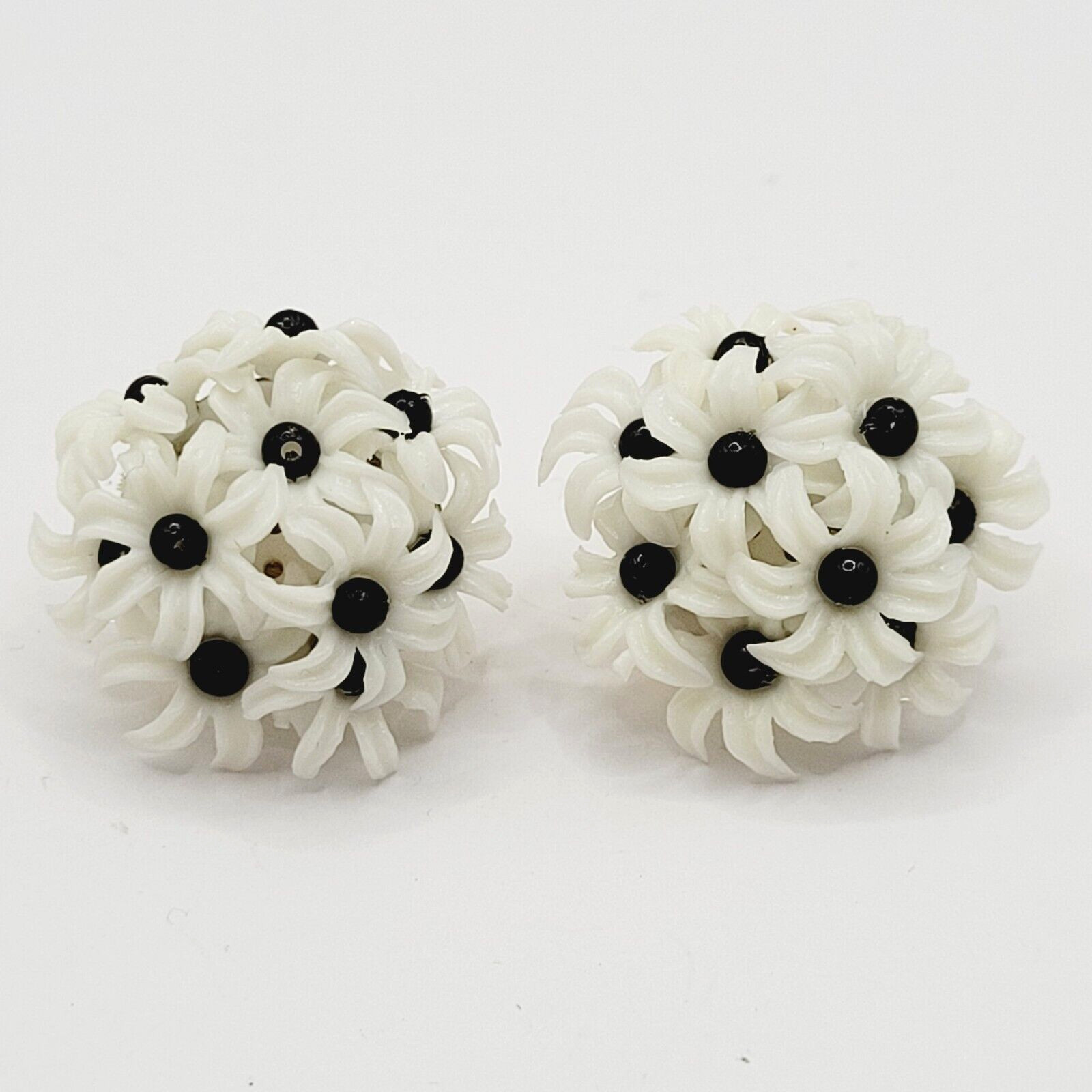 White Black Petaled Daisy Flower Plastic Metal Clip On Earrings 1960s Hong Kong