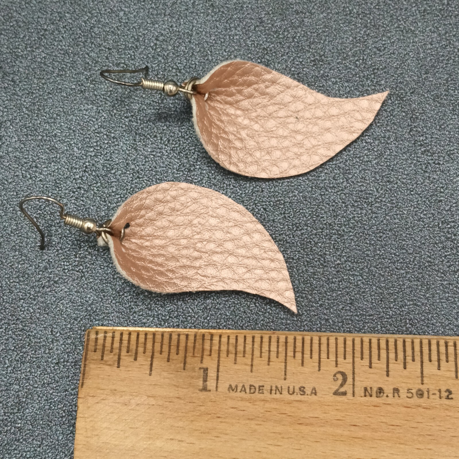 Pierced Earrings Silver tone Pink Faux Leather Felt Dangle 1 5/8″
