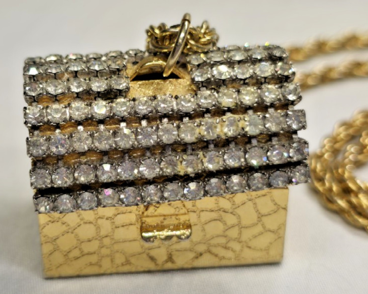 36″ VTG Clear Rhinestone Pill Box Necklace Gold Tone Rope Chain
