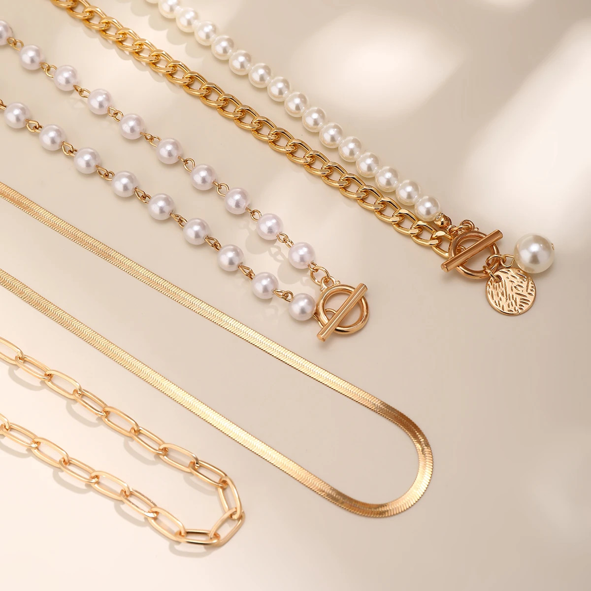 Layered Imitation Pearl and Thick Chains Choker Necklace for Women Tendy Beaded