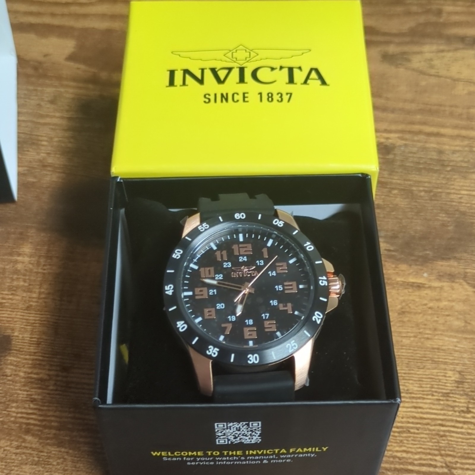 Invicta Men’s Quartz Watch Black Dial 45mm Rose Gold Case Black Rubber w/Box
